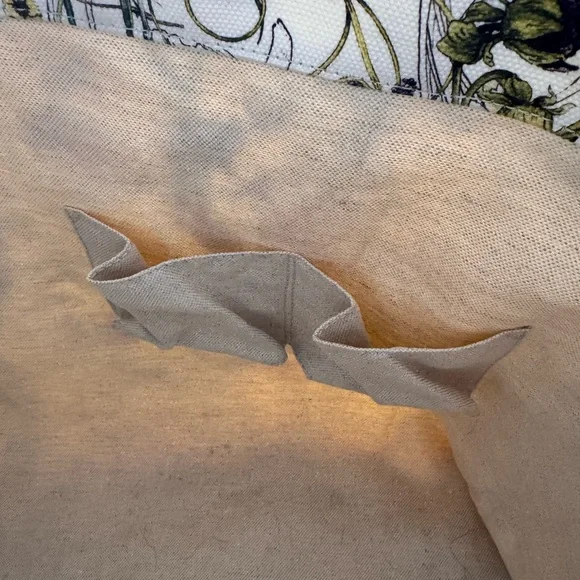 GUCCI authentic Flora tote - Picture 7 of 12